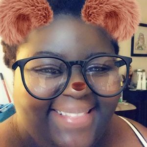 Meet your Posher, Courtney